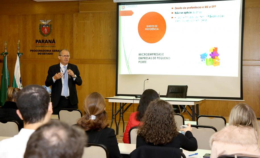 PGE apresenta mudanças na Lei de Licitação a servidores