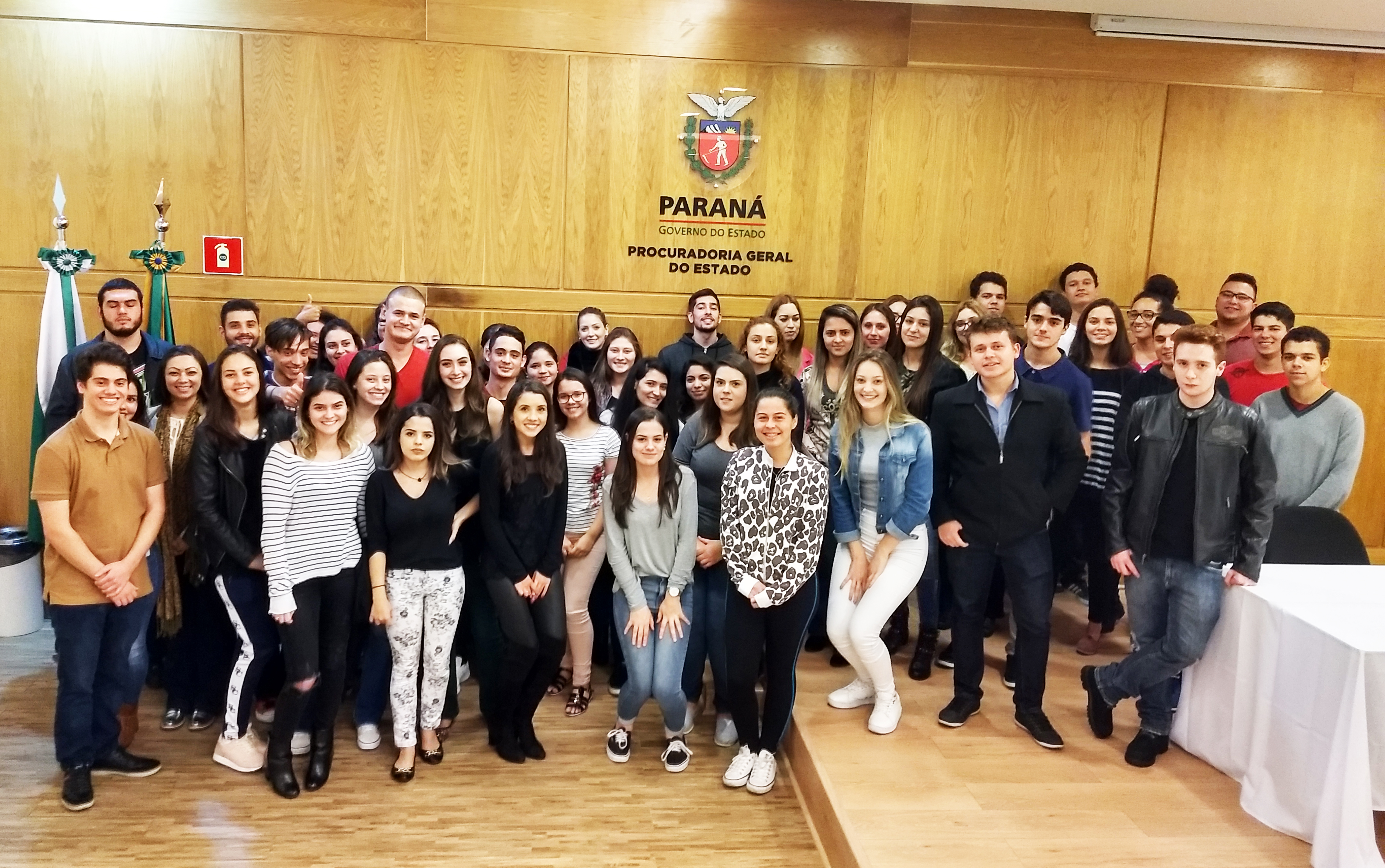 Estágio na PGE-PR: oportunidade de aprendizado e desenvolvimento profissional