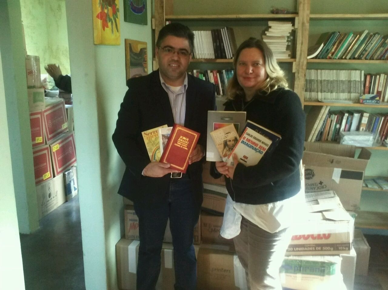 Paulo Collaço (servidor da Biblioteca/CEJ-PGE) e  Agda Cristina Ultchak (membro da equipe de Remição da Pena)