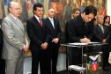 Governador Beto Richa, recebe coletânea de cadernos orientadores para a contratação de obras e serviços de engenharia, assina protocolo de intenções entre a Secretaria de Estado da Infraestrutura e Logística e IPARDES - Instituto Paranaense de Desenvolvimento Econômico e Social, termo contratual entre a Secretaria de Estado da Infraesetrutura e Logística e TECPAR - Instituto de Tecnologia do Paraná, anúncia o pagamento do primeiro lote de precatórios de pequeno valor, entrega ao Tribunal de