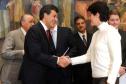 Governador Beto Richa, recebe coletânea de cadernos orientadores para a contratação de obras e serviços de engenharia, assina protocolo de intenções entre a Secretaria de Estado da Infraestrutura e Logística e IPARDES - Instituto Paranaense de Desenvolvimento Econômico e Social, termo contratual entre a Secretaria de Estado da Infraesetrutura e Logística e TECPAR - Instituto de Tecnologia do Paraná, anúncia o pagamento do primeiro lote de precatórios de pequeno valor, entrega ao Tribunal de