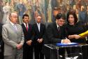 Governador Beto Richa, recebe coletânea de cadernos orientadores para a contratação de obras e serviços de engenharia, assina protocolo de intenções entre a Secretaria de Estado da Infraestrutura e Logística e IPARDES - Instituto Paranaense de Desenvolvimento Econômico e Social, termo contratual entre a Secretaria de Estado da Infraesetrutura e Logística e TECPAR - Instituto de Tecnologia do Paraná, anúncia o pagamento do primeiro lote de precatórios de pequeno valor, entrega ao Tribunal de