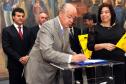Governador Beto Richa, recebe coletânea de cadernos orientadores para a contratação de obras e serviços de engenharia, assina protocolo de intenções entre a Secretaria de Estado da Infraestrutura e Logística e IPARDES - Instituto Paranaense de Desenvolvimento Econômico e Social, termo contratual entre a Secretaria de Estado da Infraesetrutura e Logística e TECPAR - Instituto de Tecnologia do Paraná, anúncia o pagamento do primeiro lote de precatórios de pequeno valor, entrega ao Tribunal de
