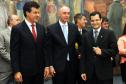 Governador Beto Richa, recebe coletânea de cadernos orientadores para a contratação de obras e serviços de engenharia, assina protocolo de intenções entre a Secretaria de Estado da Infraestrutura e Logística e IPARDES - Instituto Paranaense de Desenvolvimento Econômico e Social, termo contratual entre a Secretaria de Estado da Infraesetrutura e Logística e TECPAR - Instituto de Tecnologia do Paraná, anúncia o pagamento do primeiro lote de precatórios de pequeno valor, entrega ao Tribunal de