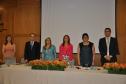 Mesa de abertura composta pela procuradora-chefe da Coordenadoria de Estudos Jurídicos, Dra. Leila Cuellar; subprocurador-geral Guilherme Soares; secretária da Fazenda e procuradora Jozélia Nogueira; procuradora-geral Marisa Zandonai; presidente da Apep e procuradora Eunice Fumagalli Martins e Scheer; e chefe de gabinete da Procuradoria Geral, Bráulio Cesco Fleury