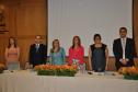 Mesa de abertura composta pela procuradora-chefe da Coordenadoria de Estudos Jurídicos, Dra. Leila Cuellar; subprocurador-geral Guilherme Soares; secretária da Fazenda e procuradora Jozélia Nogueira; procuradora-geral Marisa Zandonai; presidente da Apep e procuradora Eunice Fumagalli Martins e Scheer; e chefe de gabinete da Procuradoria Geral, Bráulio Cesco Fleury