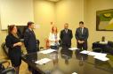 Da esquerda para a direita: procuradora-chefe da Procuradoria de ações Coletivas, Ana Cláudia Bento Graf; procurador-geral do Estado, Paulo Sérgio Rosso; presidente do Sindicato dos Agentes Penitenciários, Petruska Sviercoski, e os advogados do Sindicato, Adauto Pinto da Silva e Fuad Salim Naji