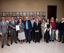 Créditos: AEN-PR (https://www.parana.pr.gov.br/aen/Noticia/Estado-firma-acordo-para-retomada-das-obras-do-Museu-de-Arte-Contemporanea)