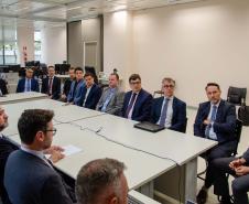 Estado firma acordo judicial que encerra passivo histórico da Ferroeste