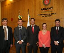 Diretor-geral da PGE, Joel Samways Neto; Ítalo Medeiros Cisneiros; Rafael  Costa Santos; chefe de gabinete da PGE, Lilian Didoné Calomeno; procurador-geral do Estado, Paulo Sérgio Rosso.