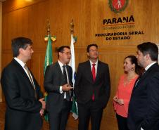 Diretor-geral da PGE, Joel Samways Neto; Ítalo Medeiros Cisneiros; Rafael  Costa Santos; chefe de gabinete da PGE, Lilian Didoné Calomeno; procurador-geral do Estado, Paulo Sérgio Rosso.