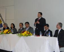 Da esquerda para a direita: Clóvis Rogê - Inspetor Geral de Fiscalização, Suzana Gambeta - Inspetora Geral de Arrecadação, Gilberto Della Coletta - Diretor da CRE, Amaury Escudeiro - Diretor Geral da SEFA, Dr. Weslei Vendruscolo - Procurador Chefe de Umuarama, Nelson Nunes - Delegado da 11ª Delegacia da Receita Federal e Agenor Carvalho Dias - Presidente da SINDAFEP.