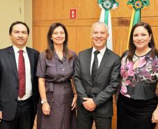 Procuradora-chefe da Coordenadoria de Estudos Jurídicos Leila Cuéllar, Procurador-geral Sandro Kozikoski, jurista Marçal Justen Filho e  representante da Associação dos Procuradores do Estado do Paraná Carolina Lucena Schussel
