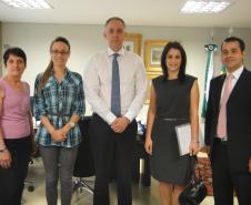 Da esquerda para direita: Celina Teixeira (Servidora), Francine Castro do Vale (Servidora), Dr. Julio Cesar Zem Cardozo (Procurador-Geral do Estado), Dr. Guilherme Freire de Melo Barros (Procurador do Estado - ATJ)