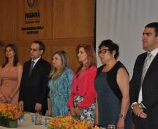 Mesa de abertura composta pela procuradora-chefe da Coordenadoria de Estudos Jurídicos, Dra. Leila Cuellar; subprocurador-geral Guilherme Soares; secretária da Fazenda e procuradora Jozélia Nogueira; procuradora-geral Marisa Zandonai; presidente da Apep e procuradora Eunice Fumagalli Martins e Scheer; e chefe de gabinete da Procuradoria Geral, Bráulio Cesco Fleury