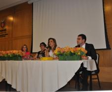Mesa composta pela Procuradora-geral do Estado, Dra. Marisa Zandonai; Dra. Eunice Fumagalli Martins e Scheer, Presidente da APEP; Dra. Andréa Margarethe Rogoski Andrade, Corregedora-geral e Dr. Bráulio Cesco Fleury, Chefe de gabinete da PGE.