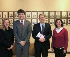 Presidente da Apep, Cristina Leitão Teixeira de Freitas, professor Carlos Ari Sundfeld, diretor-geral da PGE, Diogo Saldanha Macorati, e coordenadora de Estudos Jurídicos da PGE, Leila Cuéllar