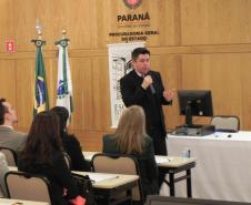 Durante três dias, os 26 procuradores ficarão em Curitiba para troca de experiência, antes de se deslocar para as regionais do interior do Estado, onde ficarão lotados.