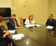 O Governo do Paraná, por meio da Procuradoria-Geral do Estado, assinou um acordo histórico com o Sindicato dos Agentes Penitenciários (Sindarspen), nesta terça-feira (30), com vistas a encerrar 466 processos judiciais e pagar diferenças remuneratórias devidas pelo Estado