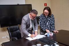 Créditos: AEN-PR (https://www.parana.pr.gov.br/aen/Noticia/Estado-firma-acordo-para-retomada-das-obras-do-Museu-de-Arte-Contemporanea)