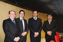 Da esquerda para direita: Dr. Leonardo Mattietto - Diretor da Escola Superior de Advocacia Pública do Estado do RJ, Dr. Luiz Henrique Sormani Barbugiani - Procurador Chefe da Coordenadoria de Estudos Jurídicos da PGE/PR, Dr. Carlos de Almeida Prado Bacellar - Coordenador do Arquivo Público de São Paulo, Dr. Miguel Ramos Campos - Procurador Chefe do Núcleo Jurídico da Administração da Casa Civil do Estado do PR