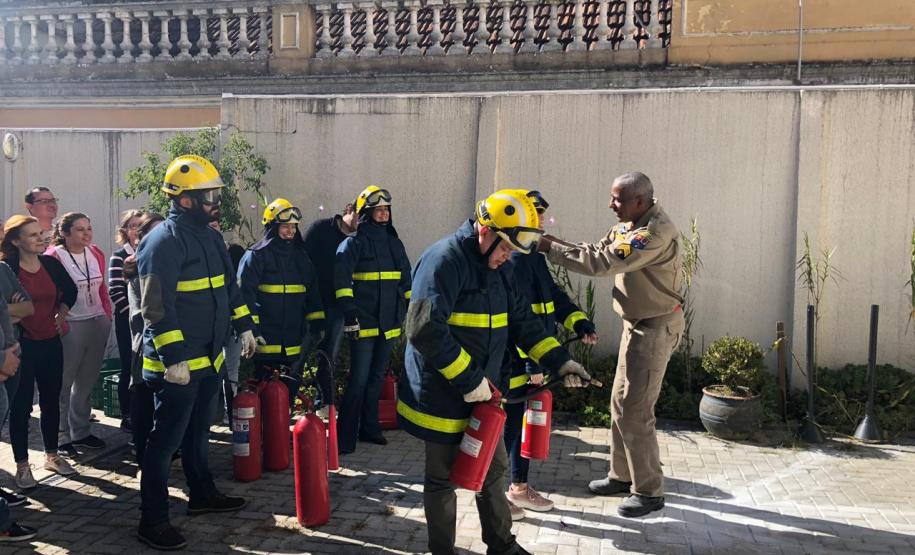 Corpo de Bombeiros forma brigadistas na PGE
