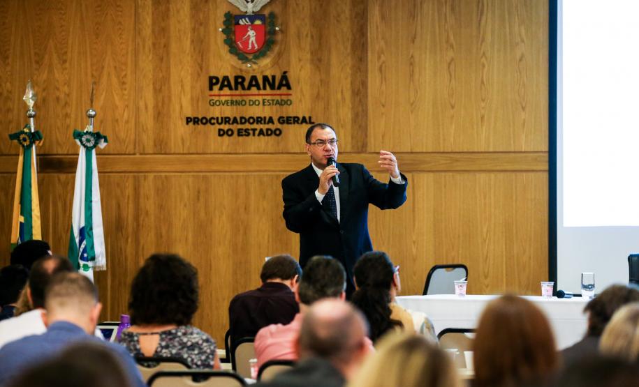 Procuradoria capacita servidores para elaboração e fiscalização de contratos