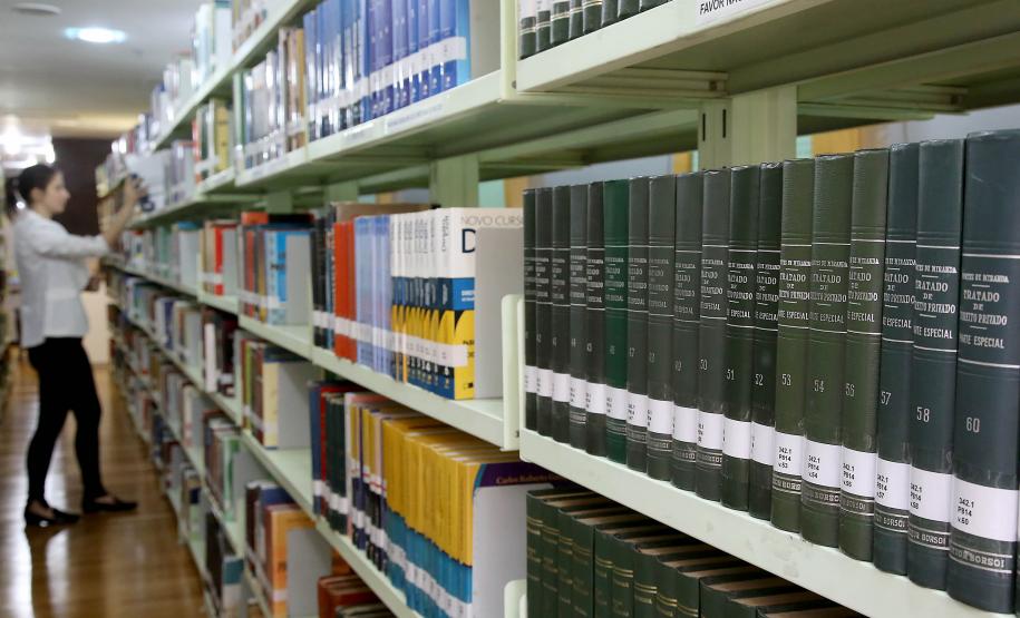 PGE convida para exposição de 70 anos de sua biblioteca