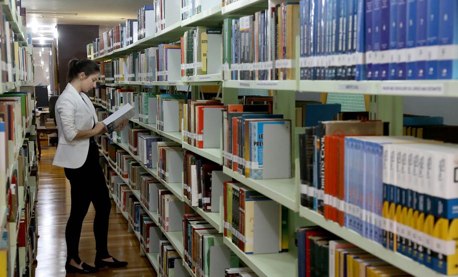 PGE convida para exposição de 70 anos de sua biblioteca