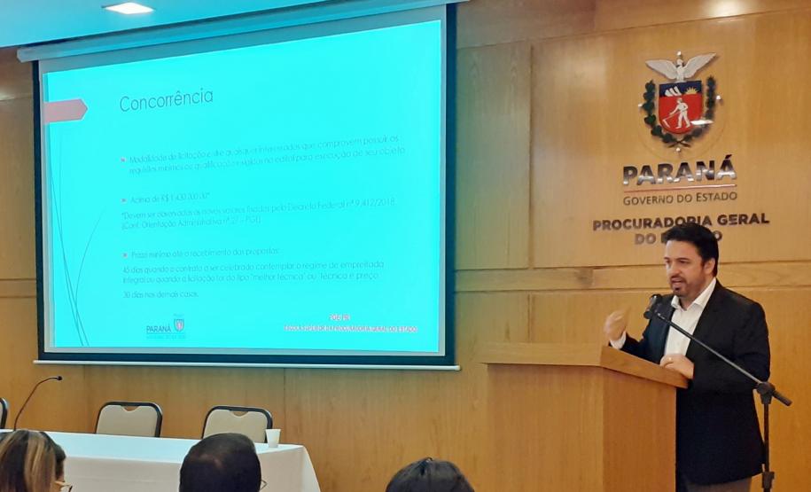 Foto palestra Dr Moises