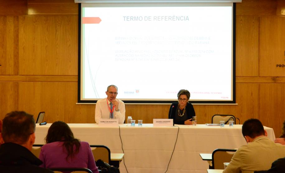 Foto da Mesa com Dr. Hamilton e Dra. Andrea