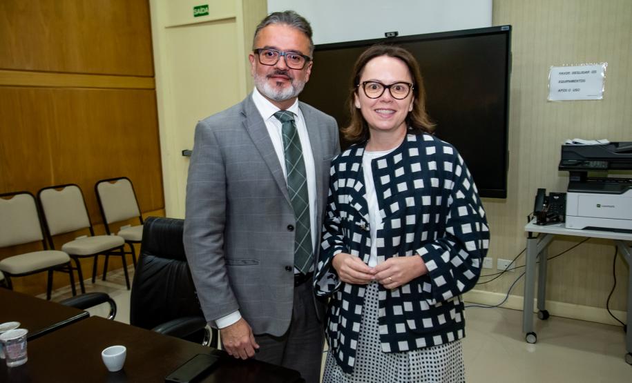 Créditos: AEN-PR (https://www.parana.pr.gov.br/aen/Noticia/Estado-firma-acordo-para-retomada-das-obras-do-Museu-de-Arte-Contemporanea)