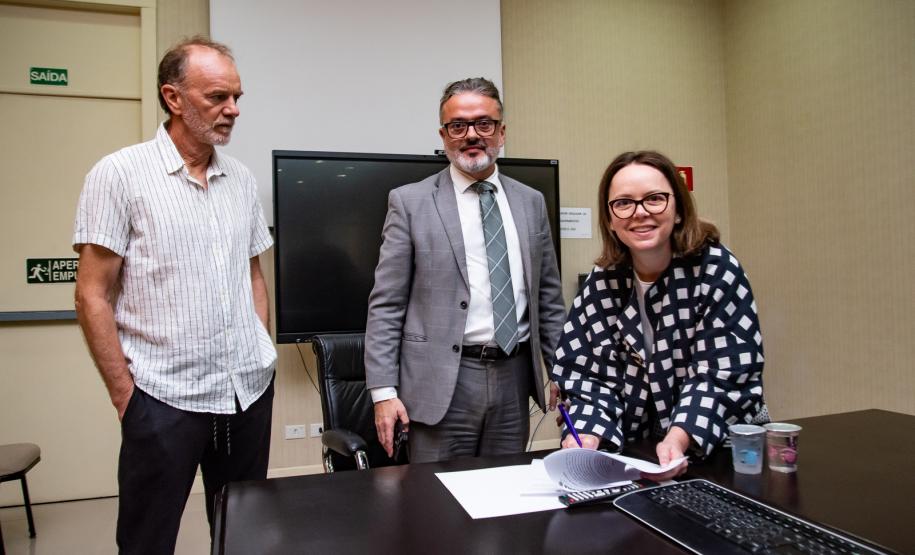 Créditos: AEN-PR (https://www.parana.pr.gov.br/aen/Noticia/Estado-firma-acordo-para-retomada-das-obras-do-Museu-de-Arte-Contemporanea)