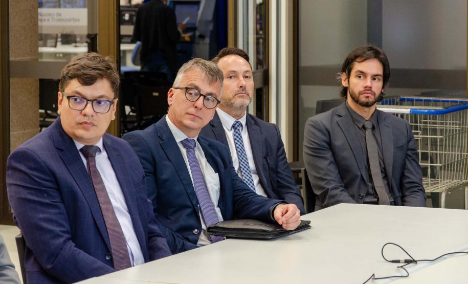 Estado firma acordo judicial que encerra passivo histórico da Ferroeste