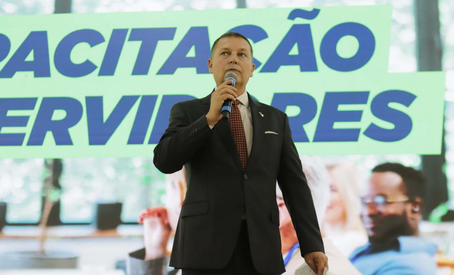 Estado vai capacitar dois mil servidores para atuarem em contratações públicas