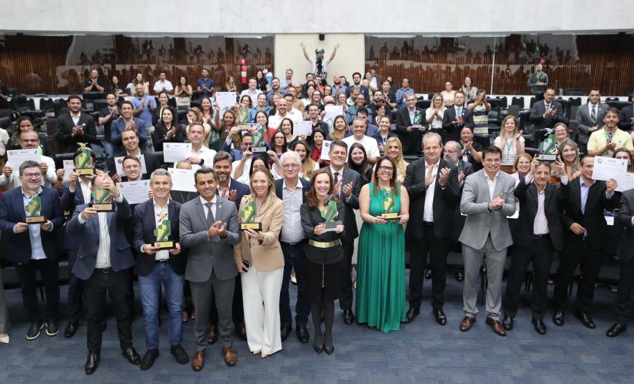 PGE-PR conquista dois troféus em premiação promovida pela Secretaria da Fazenda