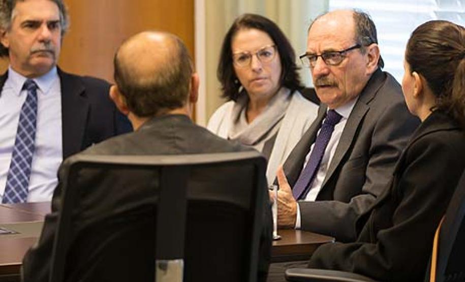 TRT do Paraná participa de reunião que visa acordo em Ação Coletiva TRT do Paraná participa de reunião que visa acordo em Ação Coletiva