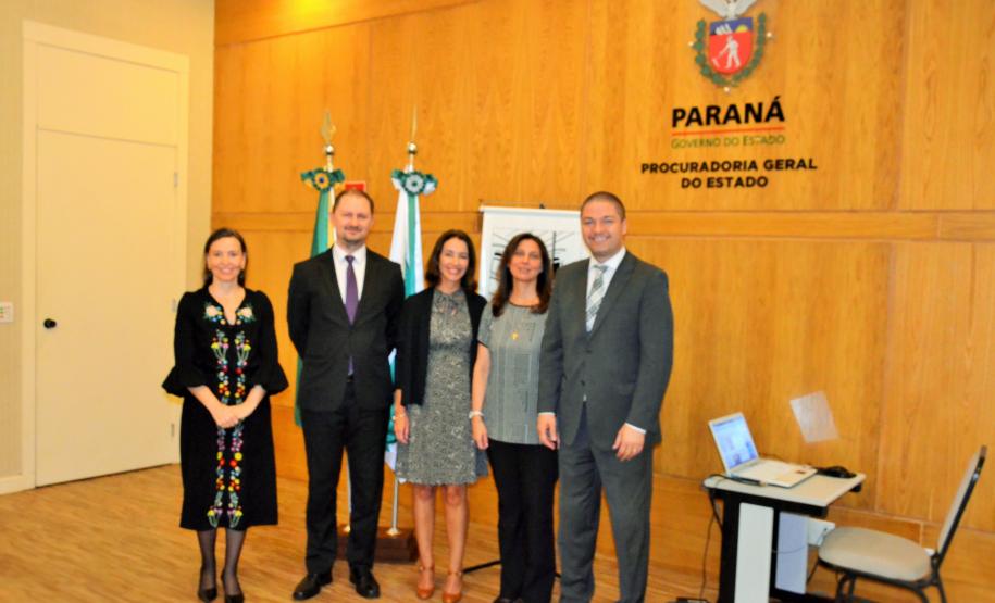 Evento é fruto de parceria entre Procuradoria-Geral do Estado, Escola da Advocacia-Geral da União, Procuradoria-Geral Federal e Procuradoria do Município de Curitiba, e contou com participação de cerca de 80 estagiários