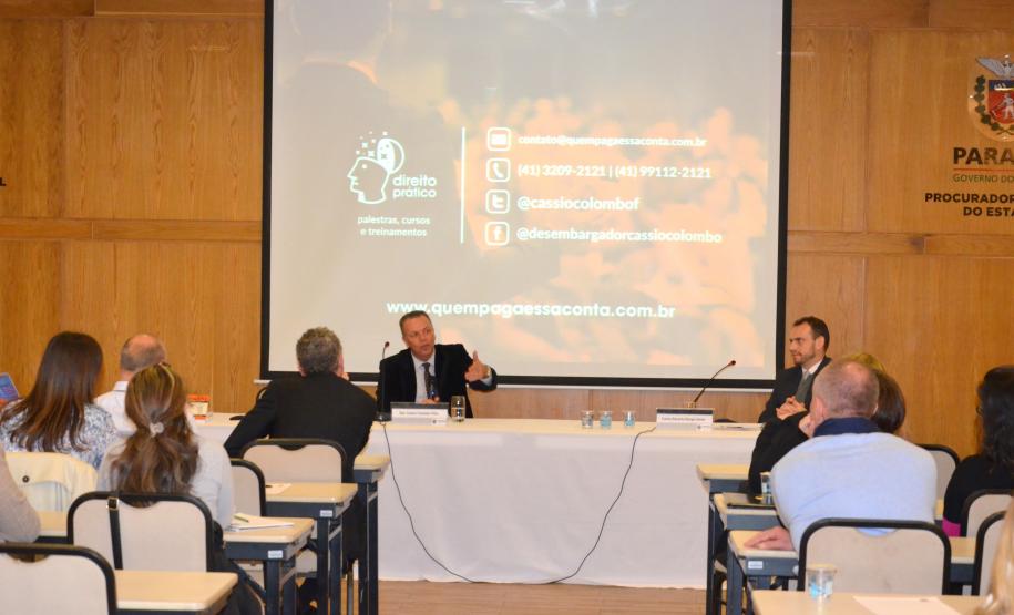 Desembargador fala sobre terceirização na PGE Cassio Colombo Filho, do Tribunal Regional do Trabalho da 9.ª Região, reforçou a mensagem de que “é melhor fiscalizar do que indenizar”.