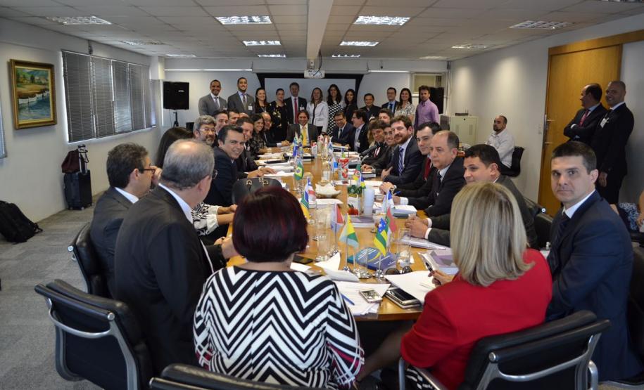 Pge/PR assina termo de cooperação Pge/PR assina termo de cooperação