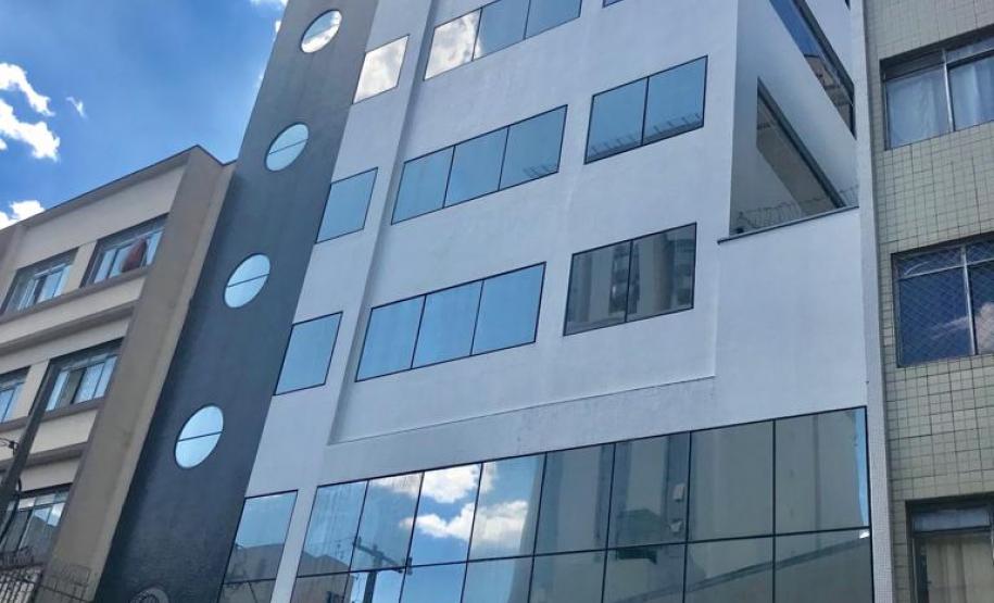 PGE passa a contar com novos prédios próprios em Curitiba e Apucarana Prédio na Rua Paula Gomes