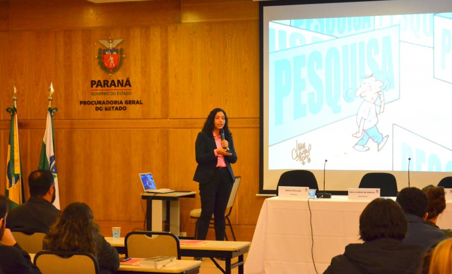 As exposições tiveram foco na pesquisa jurídica, programas e plataformas mais indicados para auxiliar na produção acadêmica e jurídica e seu manejo adequado. Além disso, foram abordados os meios de pesquisa disponibilizados pela Biblioteca da PGE, incluindo livros e revistas físicos, revistas online e fontes de pesquisa eletrônica.