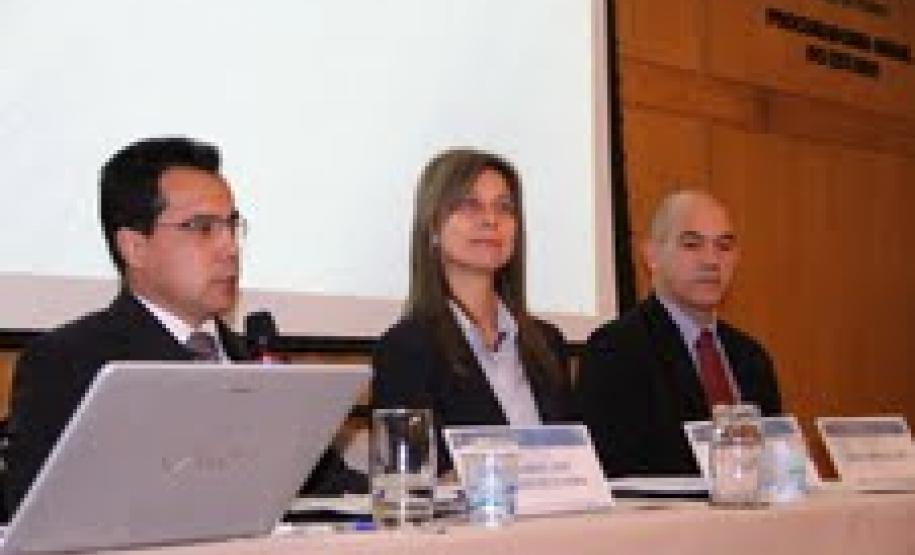 Coordenador executivo da RCGP/PR e procurador-chefe substituto do MPF, Alessandro José Fernandes de Oliveira; procuradora do Estado Leila Cuellar; e secretário do RCGP/PR, subprocurador-geral de Justiça do Ministério Público do Paraná, Bruno Sérgio Galatti