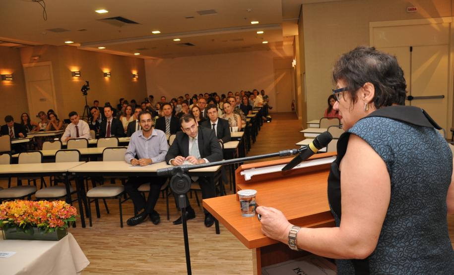 A presidente da Apep Eunice Fumagalli Martins e Scheer fala sobre os avanços da categoria no ano