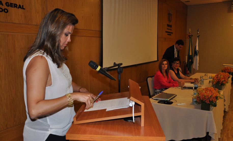 Dra. Andréa Margarethe Rogoski Andrade discursando na posse de corregedora-geral