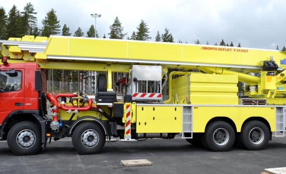 Estado vai comprar Auto Plataforma Aérea para o Corpo de Bombeiros Equipamento é fabricado pela empresa finlandesa Bronto Skylift, vencedora de concorrência internacional