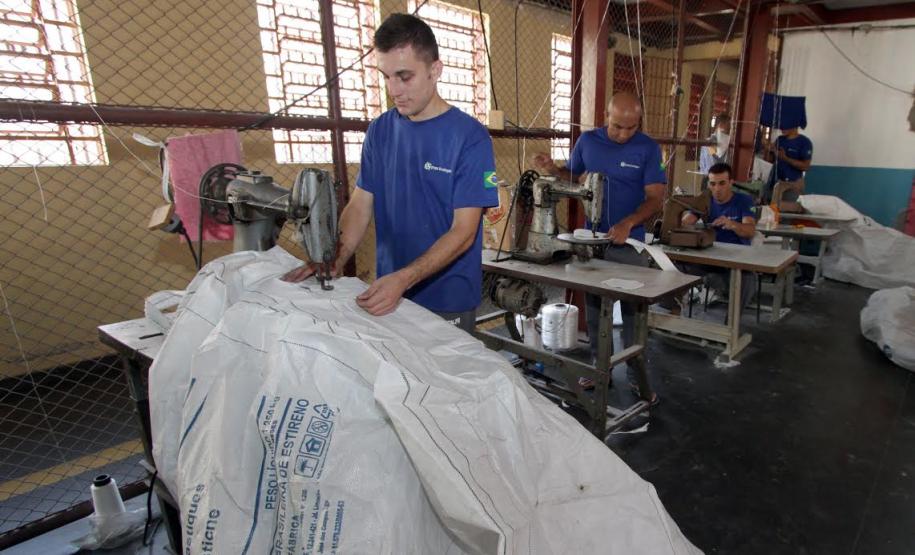 Sentença acolhe tese de incompetência da Justiça do Trabalho em ações de natureza penal Estado argumentou que o trabalho do condenado, a que alude a Lei de Execuções Penais, é um aspecto socioeducativo do cumprimento da pena.