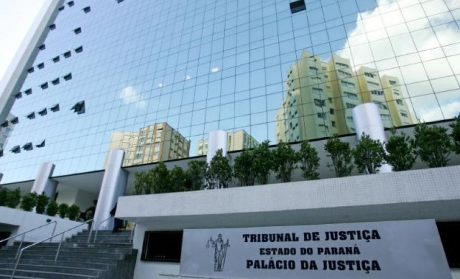 Primeira Câmara Cível do Tribunal de Justiça entendeu que não houve difamação, injúria ou calúnia contra empresa, ressaltando, ainda, que o advogado tem imunidade profissional na defesa do seu cliente.