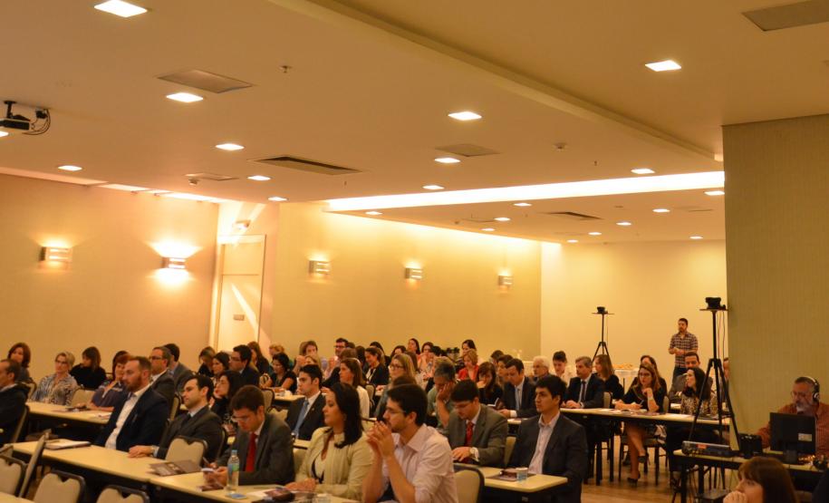 Tutela provisória e recursos são temas de palestra na PGE O evento reuniu mais de 80 pessoas no auditório da PGE