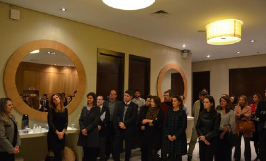 Os retratos dos quatro mais recentes procuradores-gerais do Estado do Paraná, Dr. Júlio Cesar Zem Cardoso, Dra. Jozélia Nogueira, Dra. Marisa Zandonai e Dr. Ubirajara Ayres Gasparin, foram afixados nesta quarta-feira (01) na Galeria de Retratos de Ex-Procuradores-Gerais.